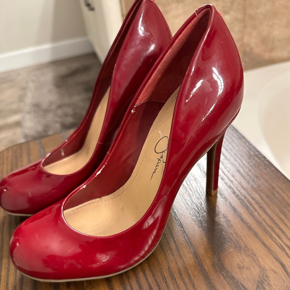 Jessica Simpson maroon heals